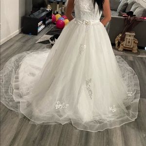 Brand new Gorgeous Wedding Gown